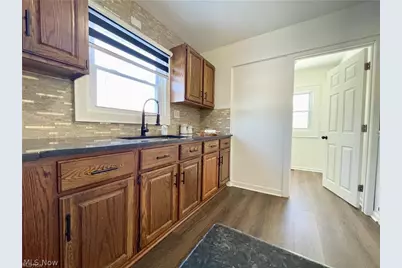 250 Center Road, Bedford, OH 44146 - Photo 9