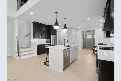 143 Town Centre Drive, Grandview Heights, OH 44147 - Photo 7