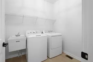 143 Town Centre Dr, Grandview Heights, OH 44147 - Photo 13