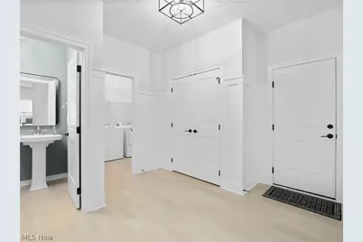 143 Town Centre Drive, Grandview Heights, OH 44147 - Photo 11