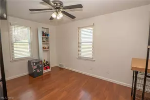 266 Hazelwood Ave, Barberton, OH 44203 - Photo 15