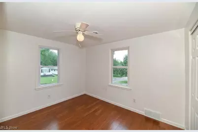 266 Hazelwood Avenue, Barberton, OH 44203 - Photo 17