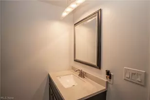 266 Hazelwood Ave, Barberton, OH 44203 - Photo 19