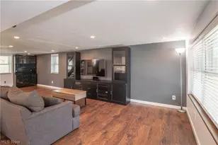 266 Hazelwood Ave, Barberton, OH 44203 - Photo 3