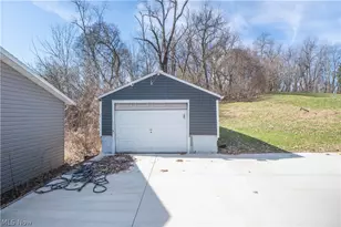 266 Hazelwood Ave, Barberton, OH 44203 - Photo 25