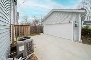 12027 Wade Park Ave, Loveland, OH 44106 - Photo 29