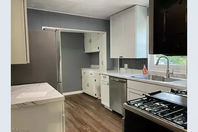 230 Helen Avenue, Akron, OH 44310 - Photo 7