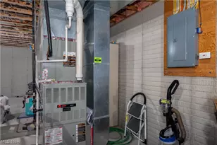 407 31st St SW, Barberton, OH 44203 - Photo 23