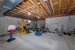 407 31st St SW, Barberton, OH 44203 - Photo 21