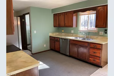 37818 Lake Shore Boulevard, Eastlake, OH 44095 - Photo 3