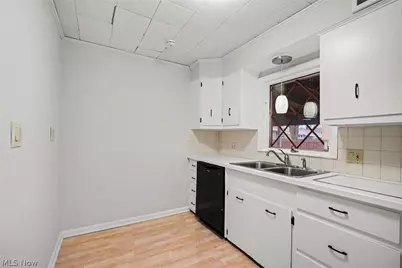 312 Montrose Avenue NW, Canton, OH 44708 - Photo 7