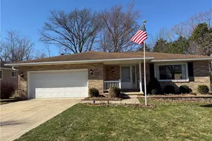 5860 N Crossview Rd, Green Hills, OH 44131 - Photo 1