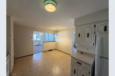 5860 N Crossview Road, Green Hills, OH 44131 - Photo 7