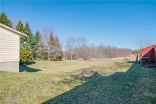 3686 Jones Rd, Diamond, OH 44412 - Photo 15