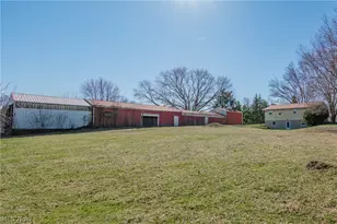 3686 Jones Rd, Diamond, OH 44412 - Photo 17