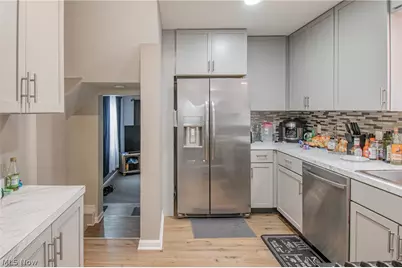 1121 Woodward Avenue, Akron, OH 44310 - Photo 9