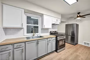 20801 Morris Ave, Euclid, OH 44123 - Photo 7