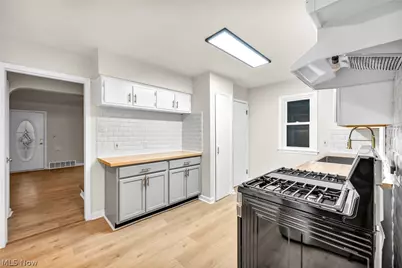 20801 Morris Avenue, Euclid, OH 44123 - Photo 9