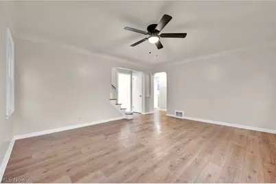 20801 Morris Avenue, Euclid, OH 44123 - Photo 5