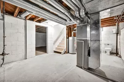 20801 Morris Avenue, Euclid, OH 44123 - Photo 37