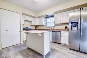 9925 Aldridge Dr, Columbia Station, OH 44028 - Photo 3