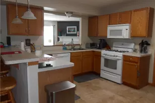 7567 Monterey Bay Dr, Mentor on the Lake, OH 44060 - Photo 7