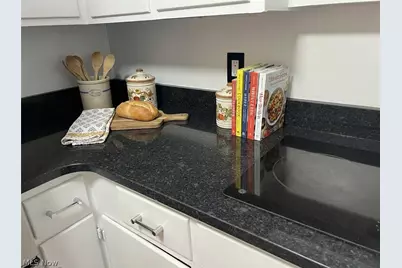 19901 Van Aken Boulevard W #7, Huber Heights, OH 44122 - Photo 9