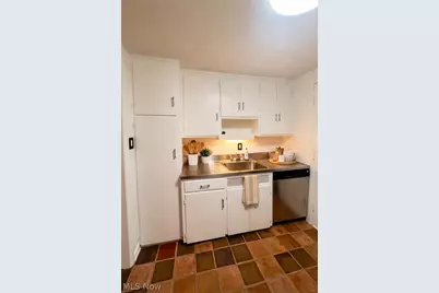 19901 Van Aken Boulevard W #7, Huber Heights, OH 44122 - Photo 7