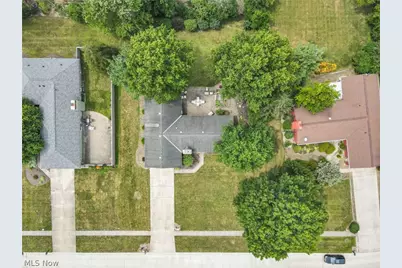 11586 Pleasant Ridge Place, Strongsville, OH 44136 - Photo 5