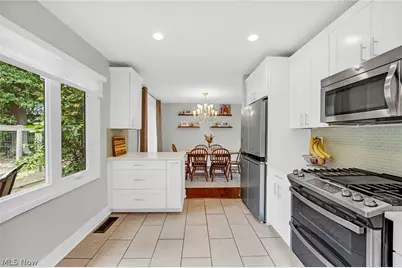 11586 Pleasant Ridge Place, Strongsville, OH 44136 - Photo 13