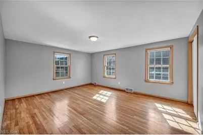 2463 Derbyshire Road, Cleveland Heights, OH 44106 - Photo 7