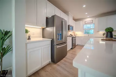 1129 Bean Lane, Akron, OH 44313 - Photo 3