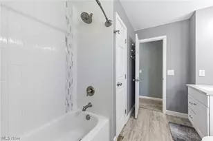 110 Wilshire Ct, Elyria, OH 44035 - Photo 23