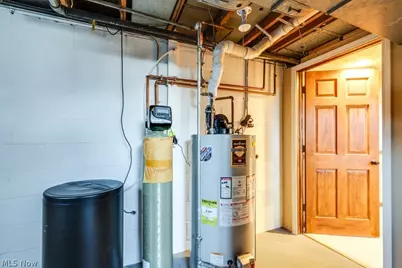 3917 Crestwood Street NW, Canton, OH 44708 - Photo 41