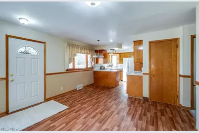 3917 Crestwood Street NW, Canton, OH 44708 - Photo 9