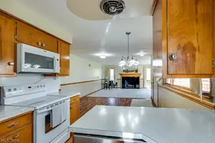 3917 Crestwood St NW, Canton, OH 44708 - Photo 13