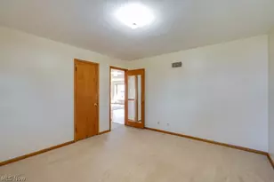 3917 Crestwood St NW, Canton, OH 44708 - Photo 15