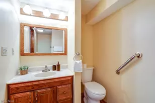 3917 Crestwood St NW, Canton, OH 44708 - Photo 31