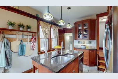 2190 Grandview Avenue, Cleveland Heights, OH 44106 - Photo 13