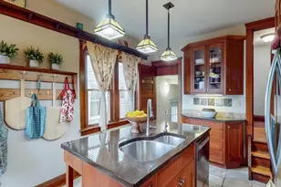 2190 Grandview Ave, Cleveland Heights, OH 44106 - Photo 13