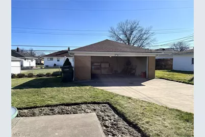 12416 Eastwood Boulevard, Garfield Heights, OH 44125 - Photo 5