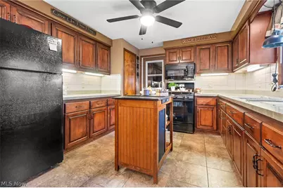 4401 Forest Hill Drive, Lorain, OH 44053 - Photo 3