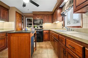 4401 Forest Hill Dr, Lorain, OH 44053 - Photo 5