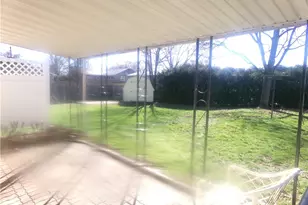 213 W Stewart Ave, West Lafayette, OH 43845 - Photo 5