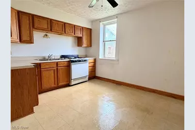 1304 Lakeshore Boulevard, Akron, OH 44301 - Photo 7
