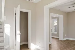 2016 Pointview Ave, Youngstown, OH 44502 - Photo 5