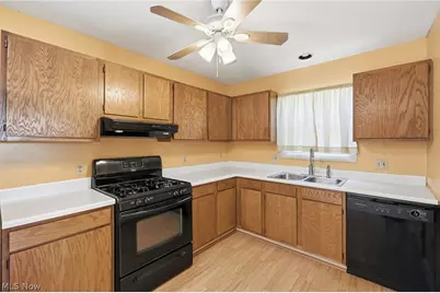 1082 Hazel Street, Akron, OH 44305 - Photo 11