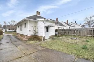 7510 Manhattan Ave, Parma, OH 44129 - Photo 5