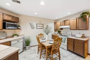 1163 Red Tail Hawk Ct, Boardman, OH 44512 - Photo 11