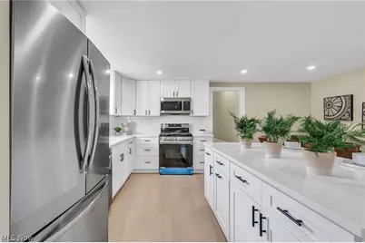 34918 Chestnut Ridge Road, North Ridgeville, OH 44039 - Photo 9